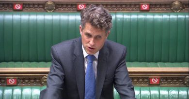 gavin-williamson-ends-bubble-system-and-confirms-return-to-in-person-teaching-at-universities.