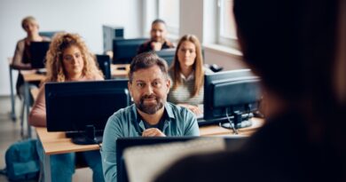 How Night Classes Can Help You Build a Freelance Career